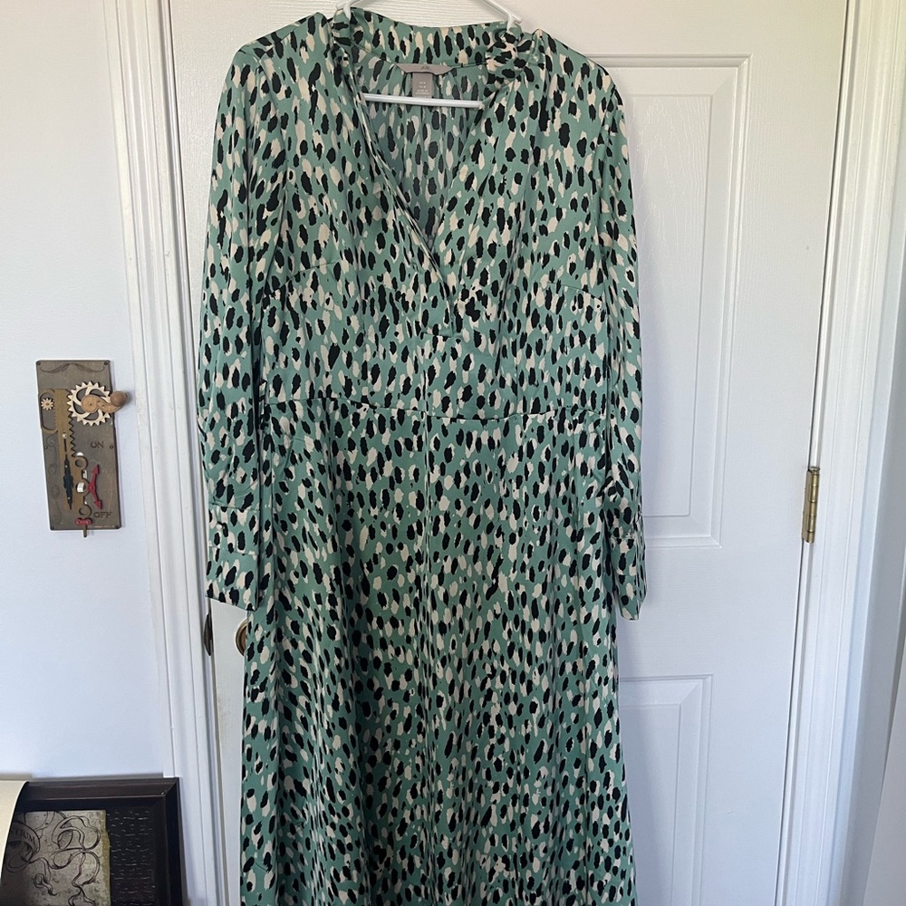 H&M Green and Black Midi Dress